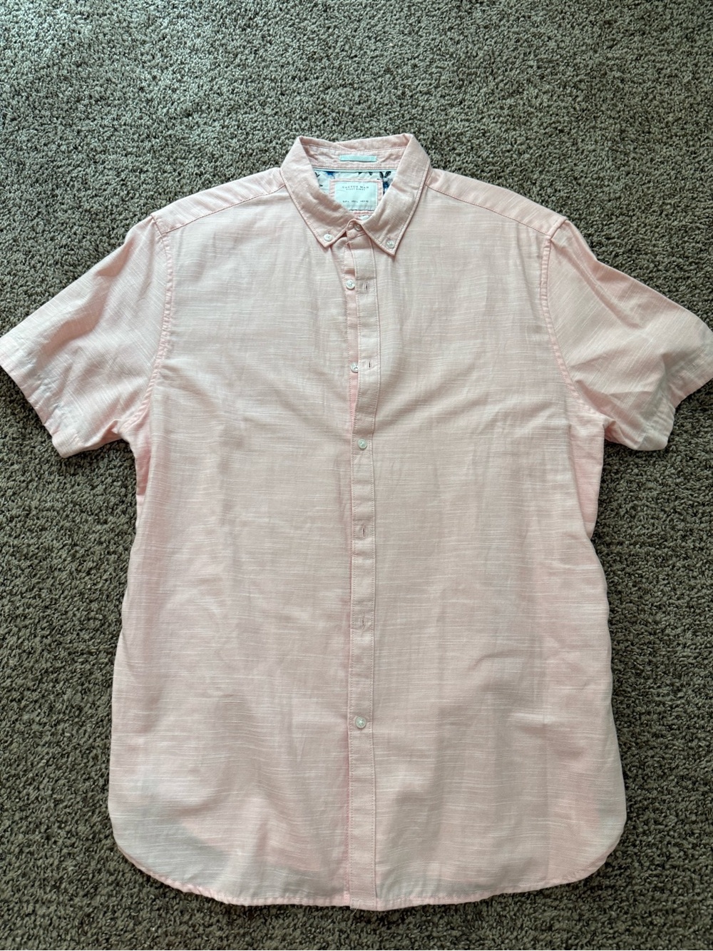 Casual Short-Sleeve Button-Down Shirt in Light Pink